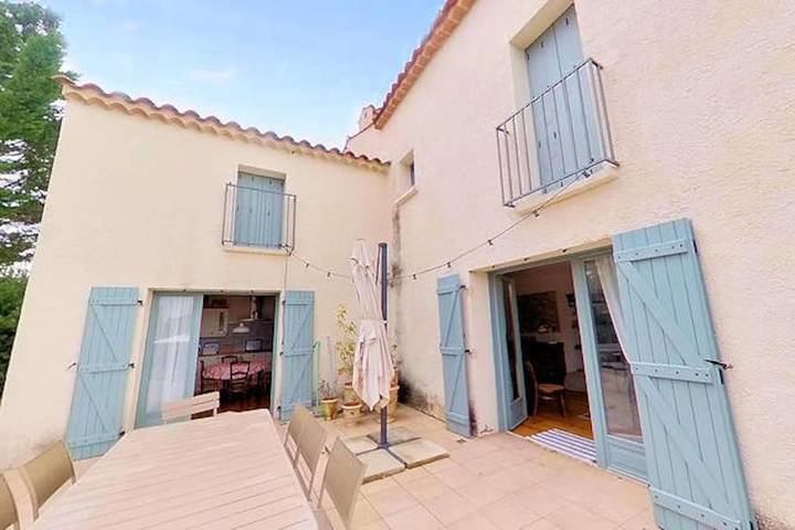 Location de vacances pour 8 personnes, avec jardin ainsi que balcon et piscine à Neffiès - 3