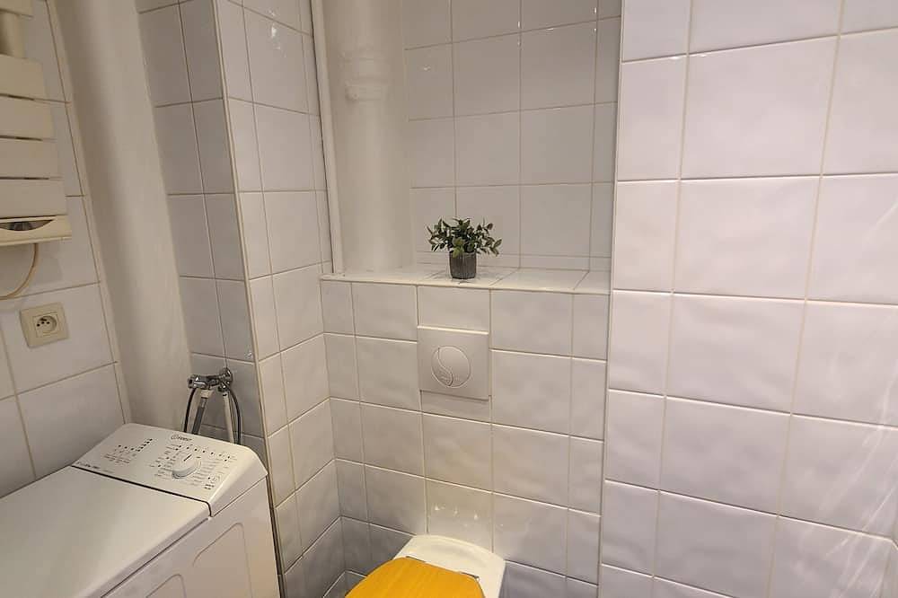 Entire apartment, Quiet, cosy apartment 2 minutes from the metro, near the Ourcq canal and the Philharmonie. in Pantin, Seine-Saint-Denis