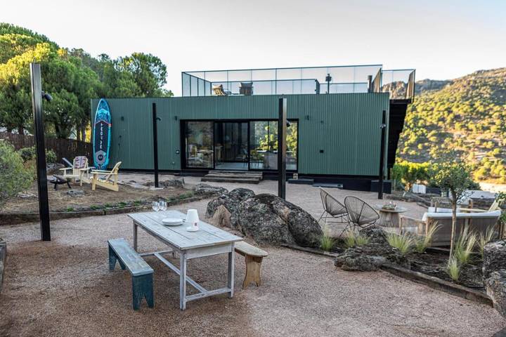 Chalet para 8 personas, con jardín además de vistas al lago y vistas, Se admiten mascotas en Cuenca del Alberche - 2