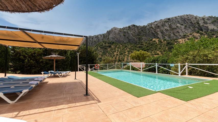Casa rural para 19 personas, con balcón/terraza y piscina en Benaoján - 3