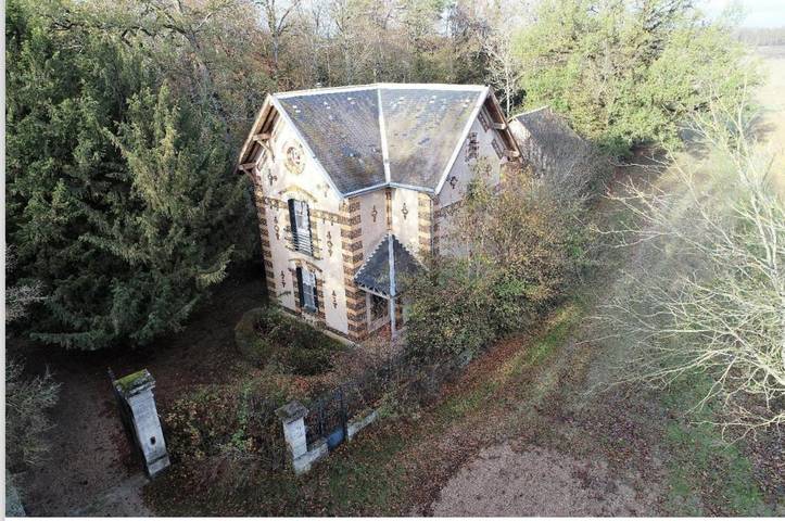 Location de vacances pour 6 personnes, avec piscine et jardin à Montierchaume