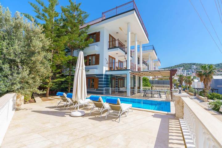 Villa für 6 Personen, mit Balkon und Garten sowie Kinderpool - 1