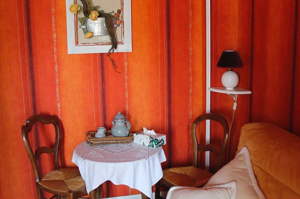 Chambre d’hôtes « Volière » avec Wi-Fi in Bonnée, Vallée de la Loire