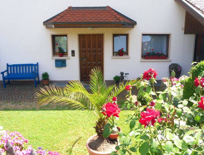 Ganze Ferienwohnung, Ferienwohnung Barbara Liebermann - 2-Zimmer-Ferienwohnung, sep. Wohnküche, Eg, 65 qm in Gaienhofen, Untersee