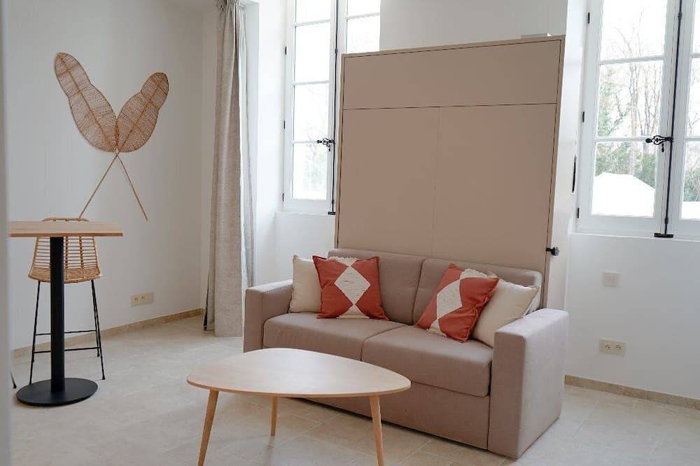 Entire apartment, Studio Deux Personnes à Villeneuve-lès-avignon, à 5 Minutes du Palais des Papes in Villeneuve-lès-Avignon, Nimes region