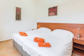 Villa pour 8 Personnes dans Vallon-Pont-d'Arc, Ardèche, Photo 2