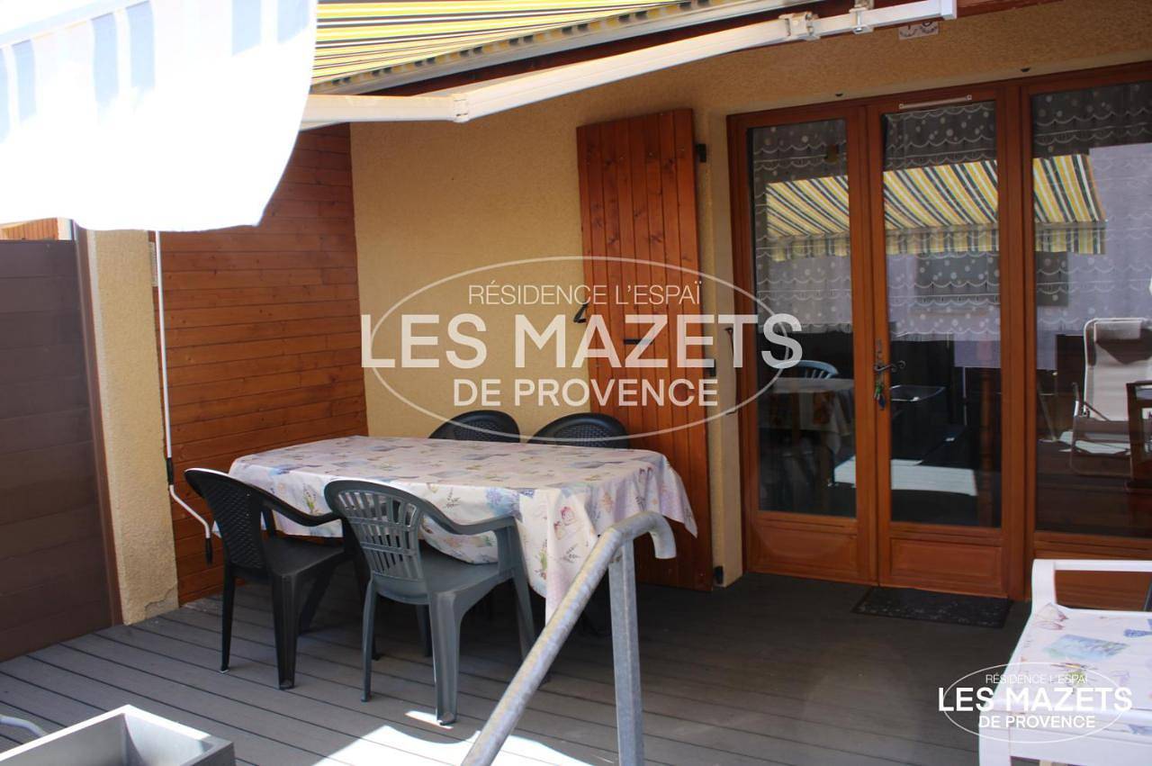 Appartement entier, One-Bedroom Apartment in Saint-Martin-de-Brômes, Alpes-de-Haute-Provence