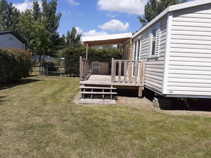 Location de vacances pour 6 personnes, avec vue sur le lac et jardin ainsi que piscine et terrasse, animaux acceptés à Le Perrier - 3