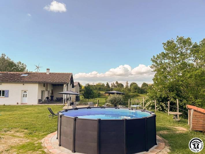 Gîte pour 7 personnes, avec Terrasse ainsi que Jardin et Piscine
