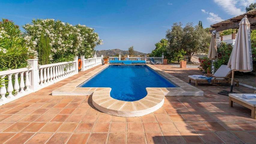 Casa rural para 4 personas, con jardín además de piscina y terraza en Canillas de Albaida - 4