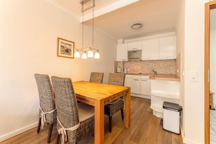 Ganze Wohnung, Moderne Ferienwohnung mit Sauna und beheiztem Innen-Pool in Westerland in Westerland, Sylt (Gemeinde)