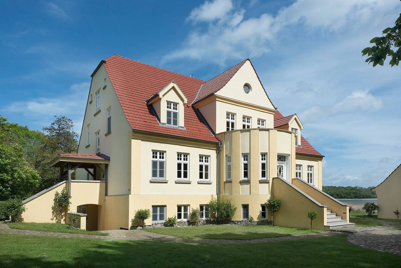 Ganze Wohnung, Ferienwohnung "Gut Grubnow Rügen - 8" mit Seeblick, Gemeinschaftsgarten und Wlan in Neuenkirchen (Rügen), Rügen
