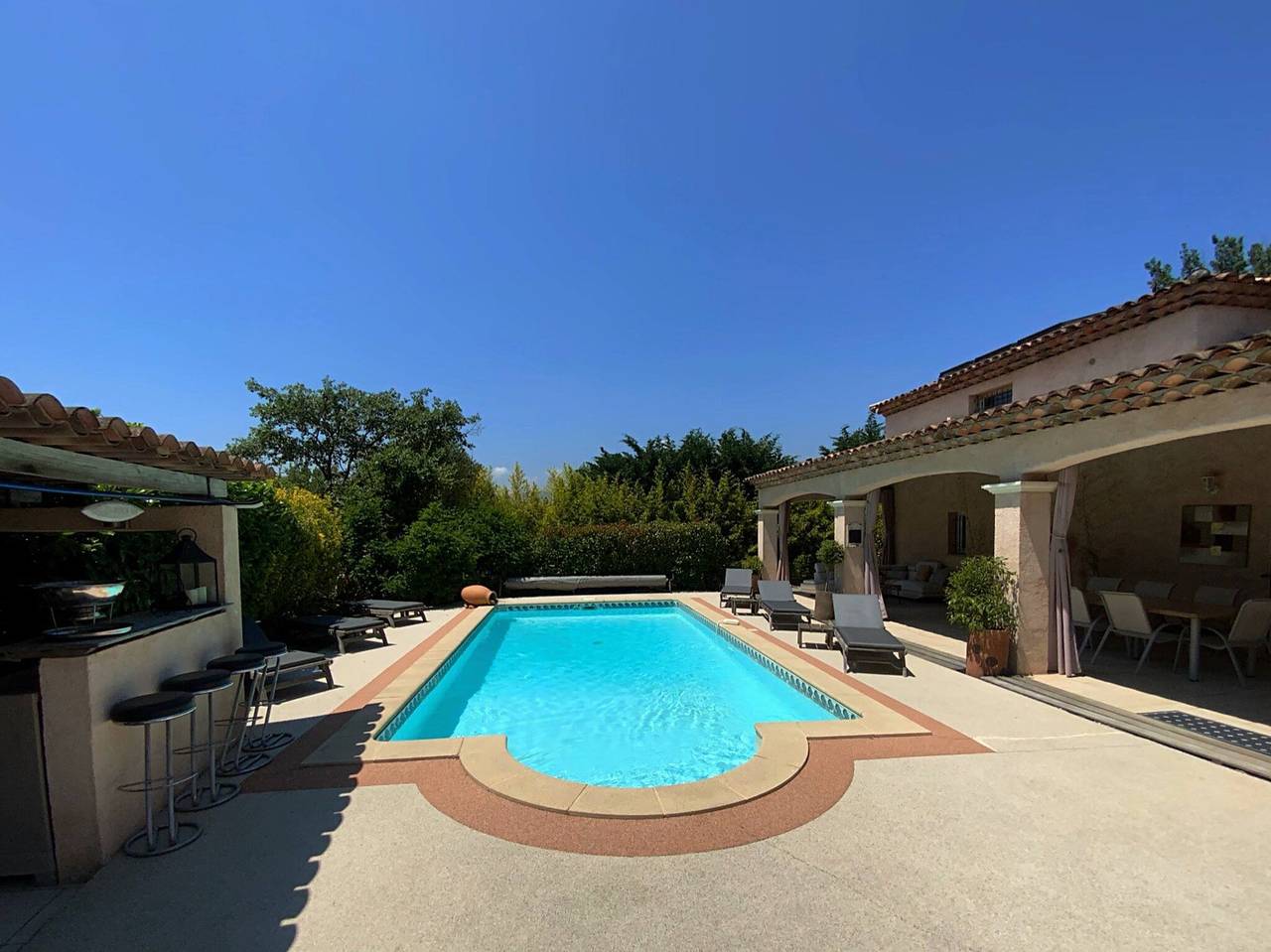 Appartement entier, Grande Villa de 250m², climatisée, piscine chauffée & salle de sport in Montauroux, Côte méditerranéenne (France)