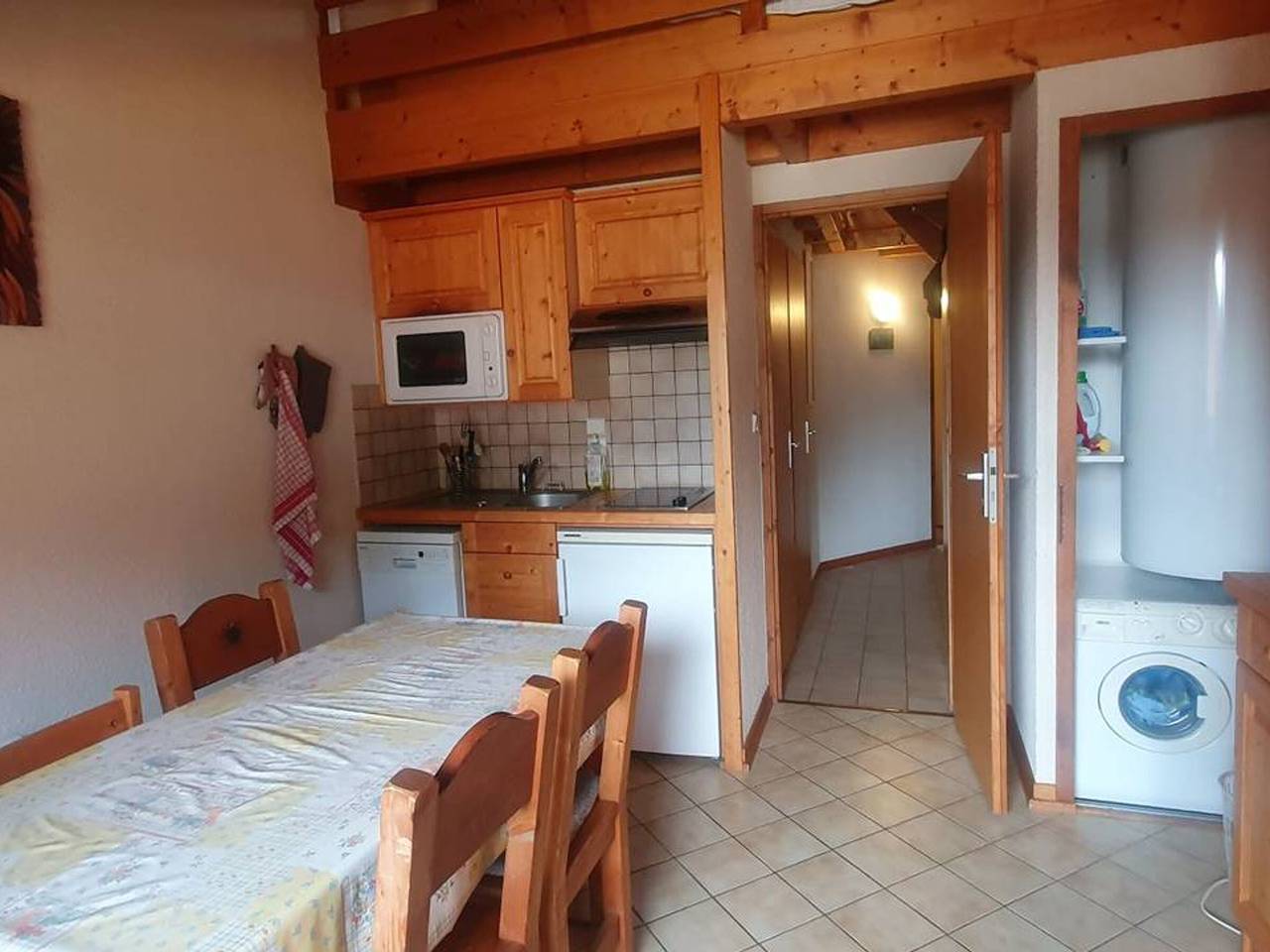Entire apartment, Charming T3 Duplex in Les Gets with Parking and Village View in Les Gets, Les Portes du Soleil