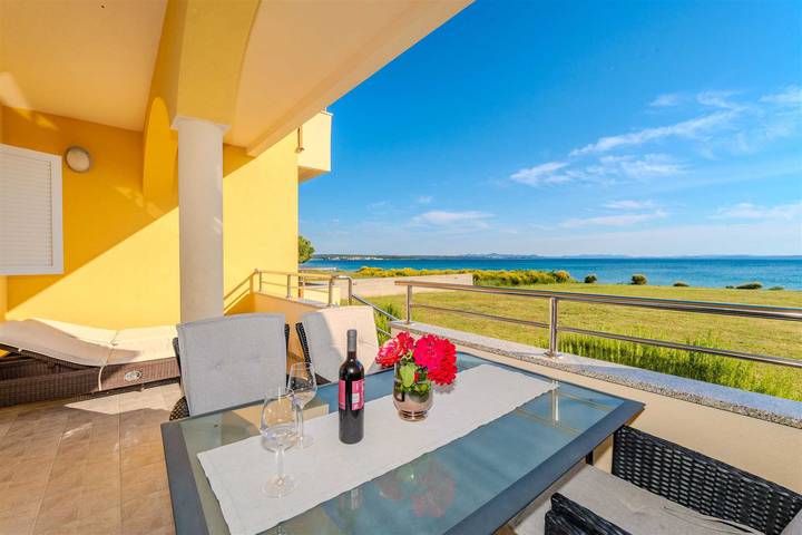 Ferienwohnung für 4 Personen, mit Terrasse, kinderfreundlich in Zadar