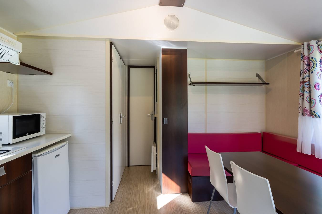 Mobil Home 'Le Panoramique' con piscina compartida, terraza privada y Wi-Fi in Saint-Pompont, Périgord Noir