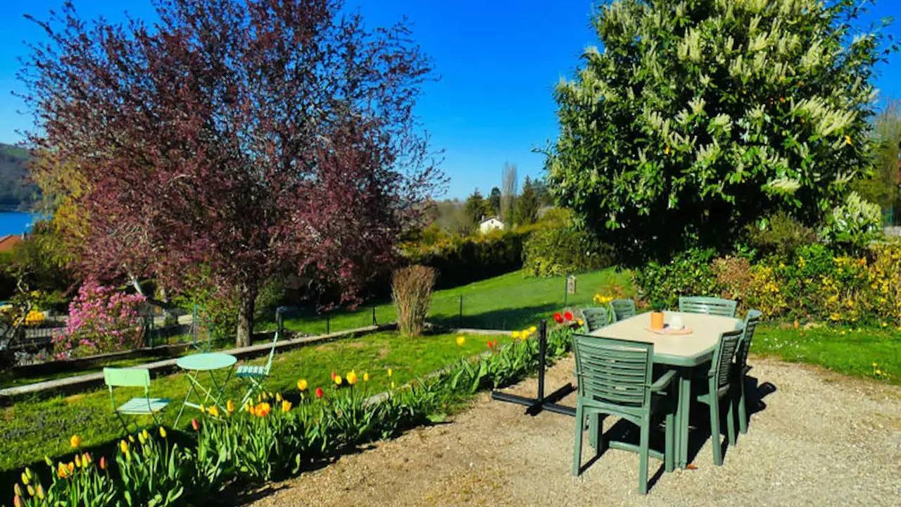 Appartement de vacances entier, Appartement de vacances pour 5 personnes avec terrasse in Bilieu, Lac de Paladru