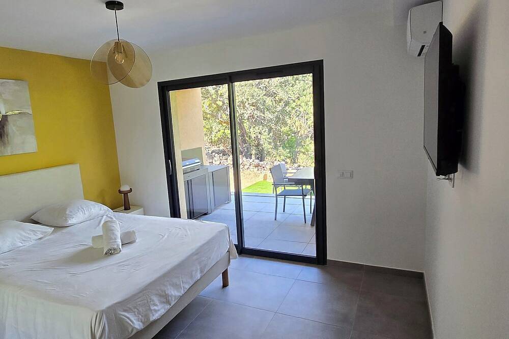 Air-conditioned Villa Louniceli near beach and shops in Sainte-Lucie de Porto-Vecchio, Zonza
