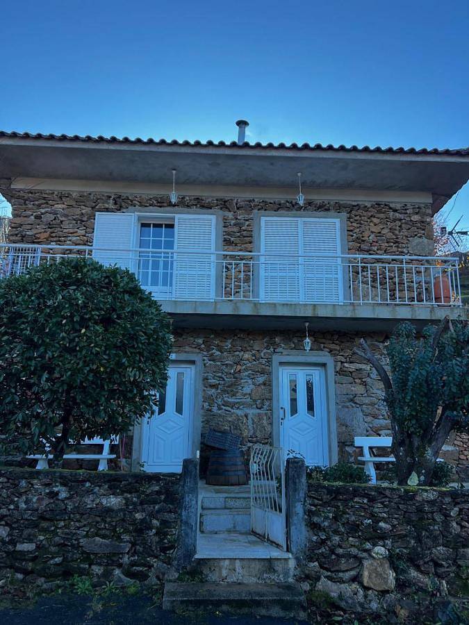 Location de vacances pour 6 personnes, avec vue ainsi que vue sur le lac et jardin dans Vila Pouca de Aguiar - 2