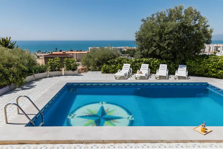 Villa 'Botanic' mit Meerblick, privatem Pool und WLAN in Torre de Benagalbón, Rincón de la Victoria
