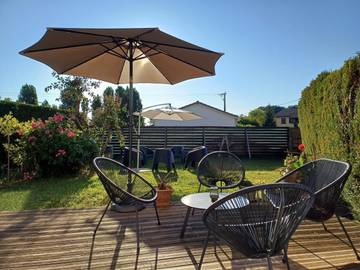 Gîte pour 12 personnes, avec jardin et terrasse à Ceyzériat