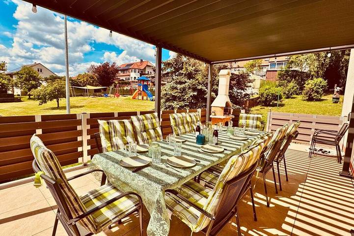 Ferienhaus für 8 Personen, mit Garten und Whirlpool - 1