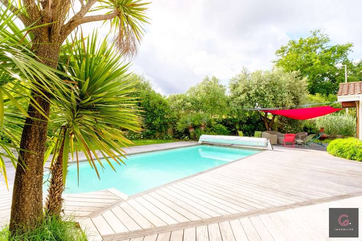 Gîte pour 8 personnes, avec terrasse et piscine dans Lac de Biscarrosse - 3