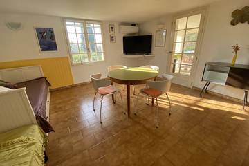 Villa pour 4 Personnes dans Hyeres, Région de Toulon, Photo 2
