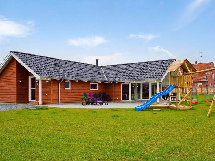 Ferienhaus für 14 Personen, mit Whirlpool und Terrasse sowie Pool und Sauna in Kegnæs