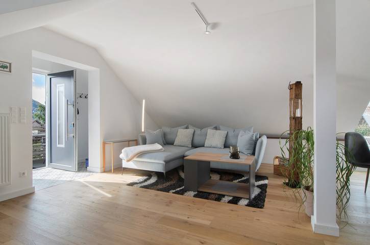 Geheel appartement, Appartement 'Schöne Ferienwohnung Mit Kostenlos' met bergzicht, wifi en airconditioning in Mühlheim an der Donau, Schwäbische Alb Radweg Region