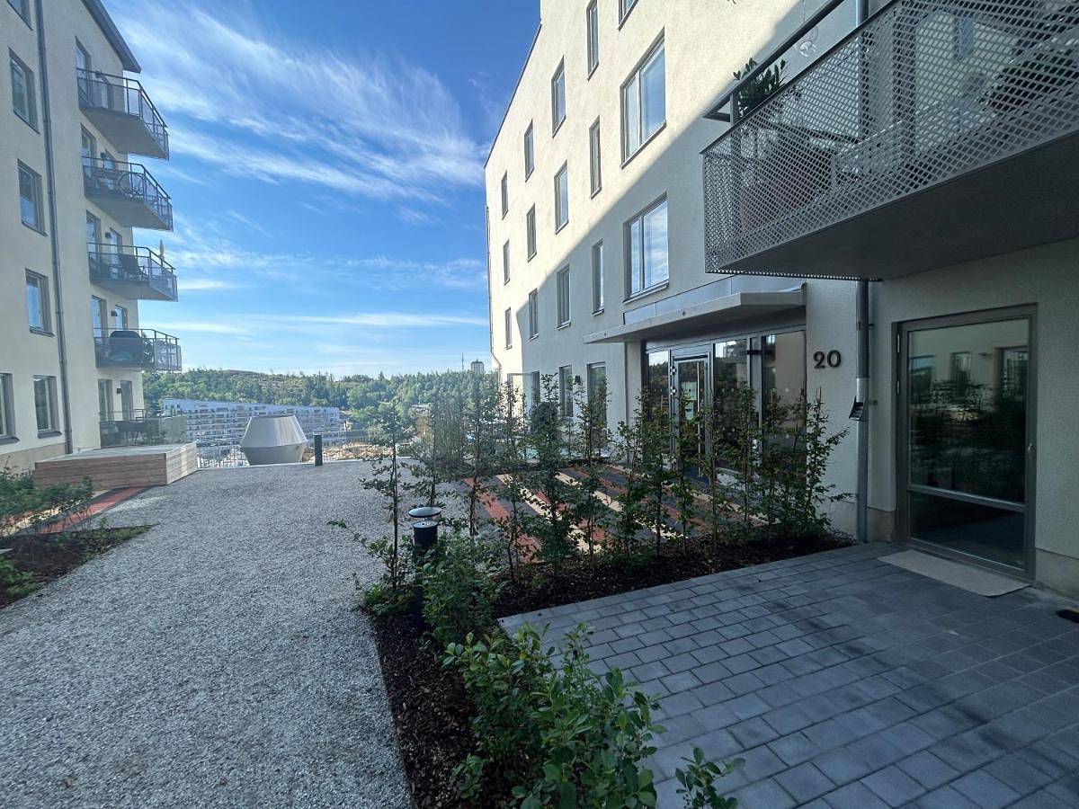 Hel lägenhet, Newly built bright apartment, close to everything If you want to visit Stockholm, you will find the perfect accommodation here! Ferry line 80 makes it very convenient and easy to get to the city center in Nacka, Svenska Östersjön
