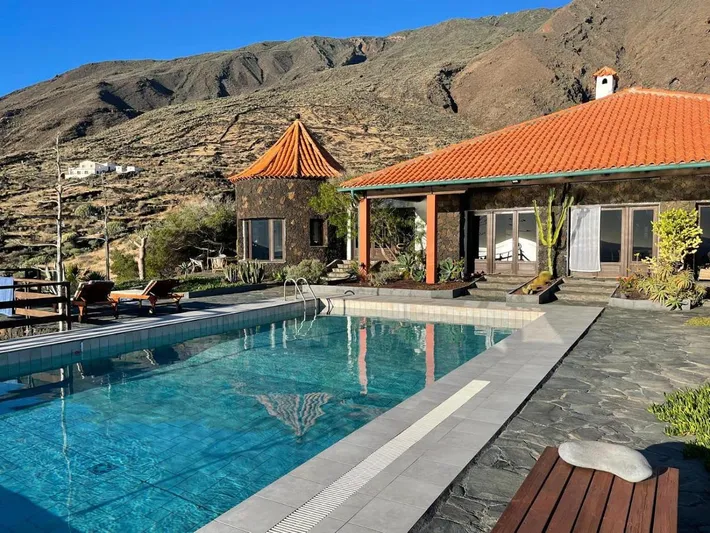 Ferienhaus für 4 Personen, mit Garten und Pool sowie Ausblick - 1