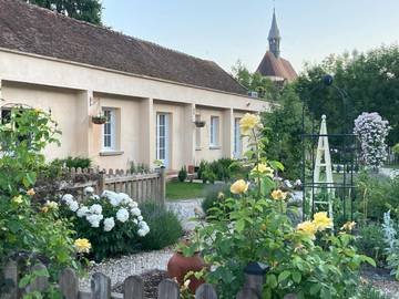 Gîte pour 4 personnes, avec vue et jardin à Chablis