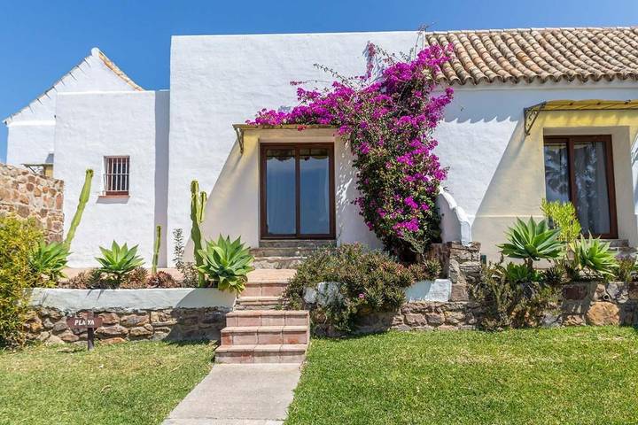 Hôtel pour 2 personnes, avec piscine et bassin pour enfant ainsi que vue et jardin