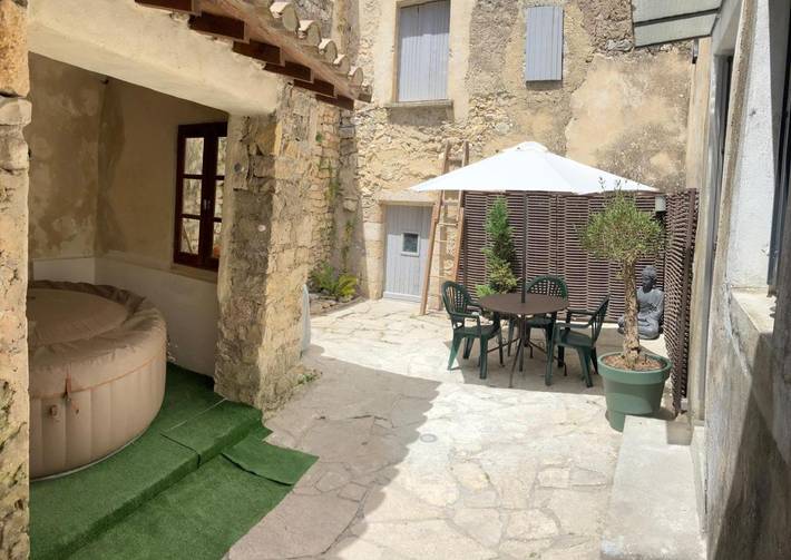 Chambre d’hôte pour 7 personnes, avec jacuzzi et jardin