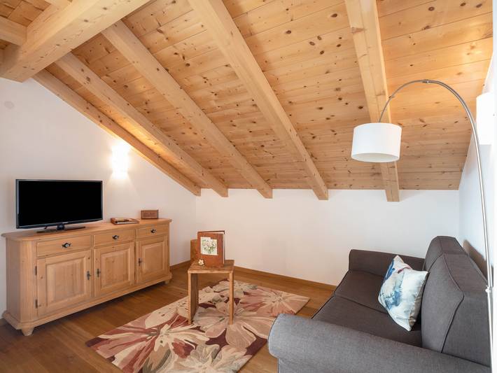 Appartamento intero, Appartamento vacanze "Latemar - Wernerhof" con vista montagna, balcone e giardino in Cologna di Sotto, San Genesio Atesino