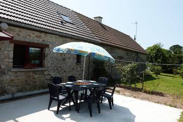 Gîte pour 5 personnes, avec terrasse et jardin à Les Moitiers-d'Allonne