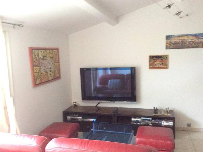 Gîte pour 2 personnes, avec terrasse ainsi que piscine et jardin à Lunel-Viel - 2