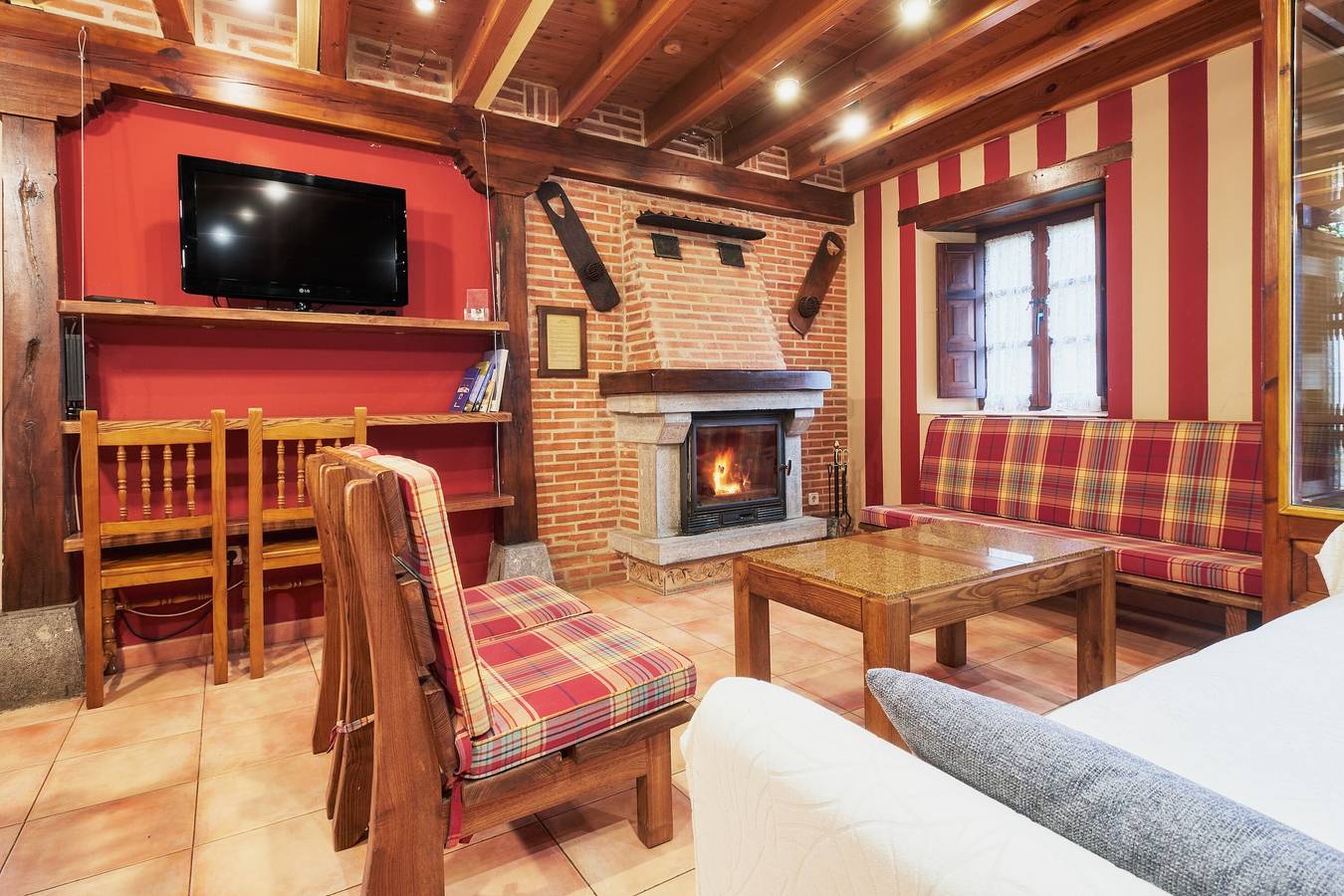 Maison de campagne "El Serenal" avec vue sur les montagnes, terrasse privée et Wi-Fi in Santa Marina de Valdeón, Posada de Valdeón