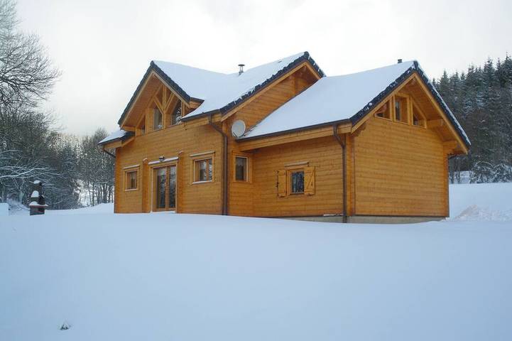 Gîte pour 8 personnes, avec terrasse et jardin dans La Grande-Fosse