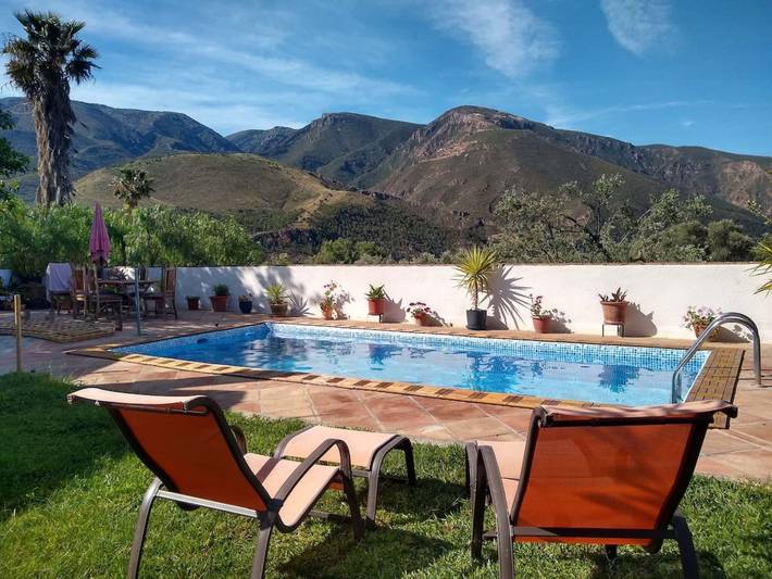 Apartamento para 4 personas, con Jardín y Piscina en Soportújar