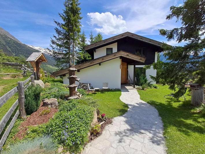 Ferienhaus für 6 Personen, mit Balkon und Terrasse sowie Garten und Ausblick