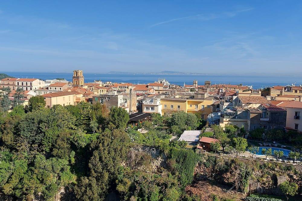 B&b \"Sorrento Made in Italy\" in the center but far from the city coas. in Sorrento, Provincia de Nápoles