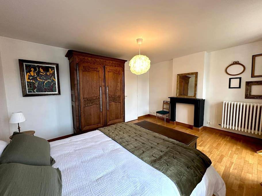 Appartement entier, Three-Bedroom Apartment in Valognes, Côte de la Déroute