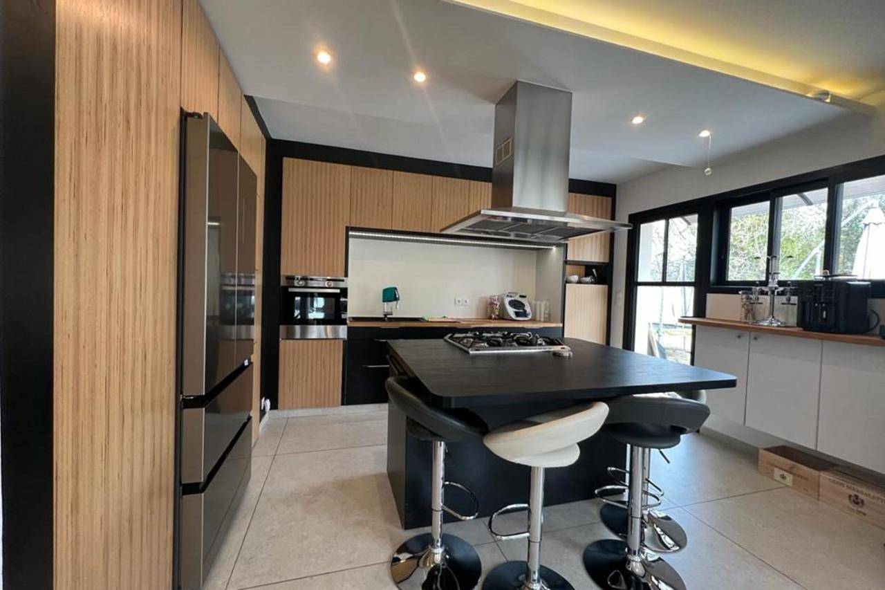 Appartement entier, Jacuzzi 130m 6-8 pers à 15mn Bx tramc la campagne en centre ville 5 in Villenave-d'Ornon, Région de Bordeaux