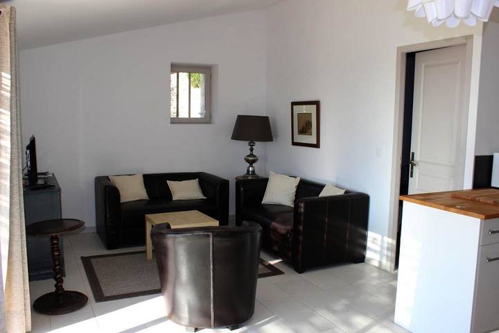 Location de vacances pour 4 personnes, avec terrasse ainsi que jardin et vue dans Village de Gordes - 2