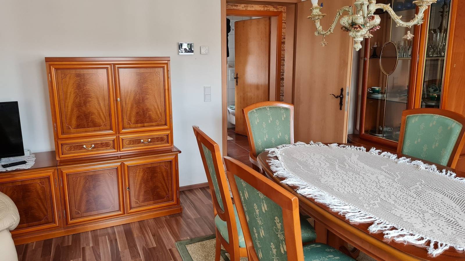 Ganze Ferienwohnung, Pension Kapellenstraße - Ferienwohnung  mit individueller Ausstattung - jedes Zimmer ist anders. Komplette Küche. in Erfurt, Thüringer Kernland