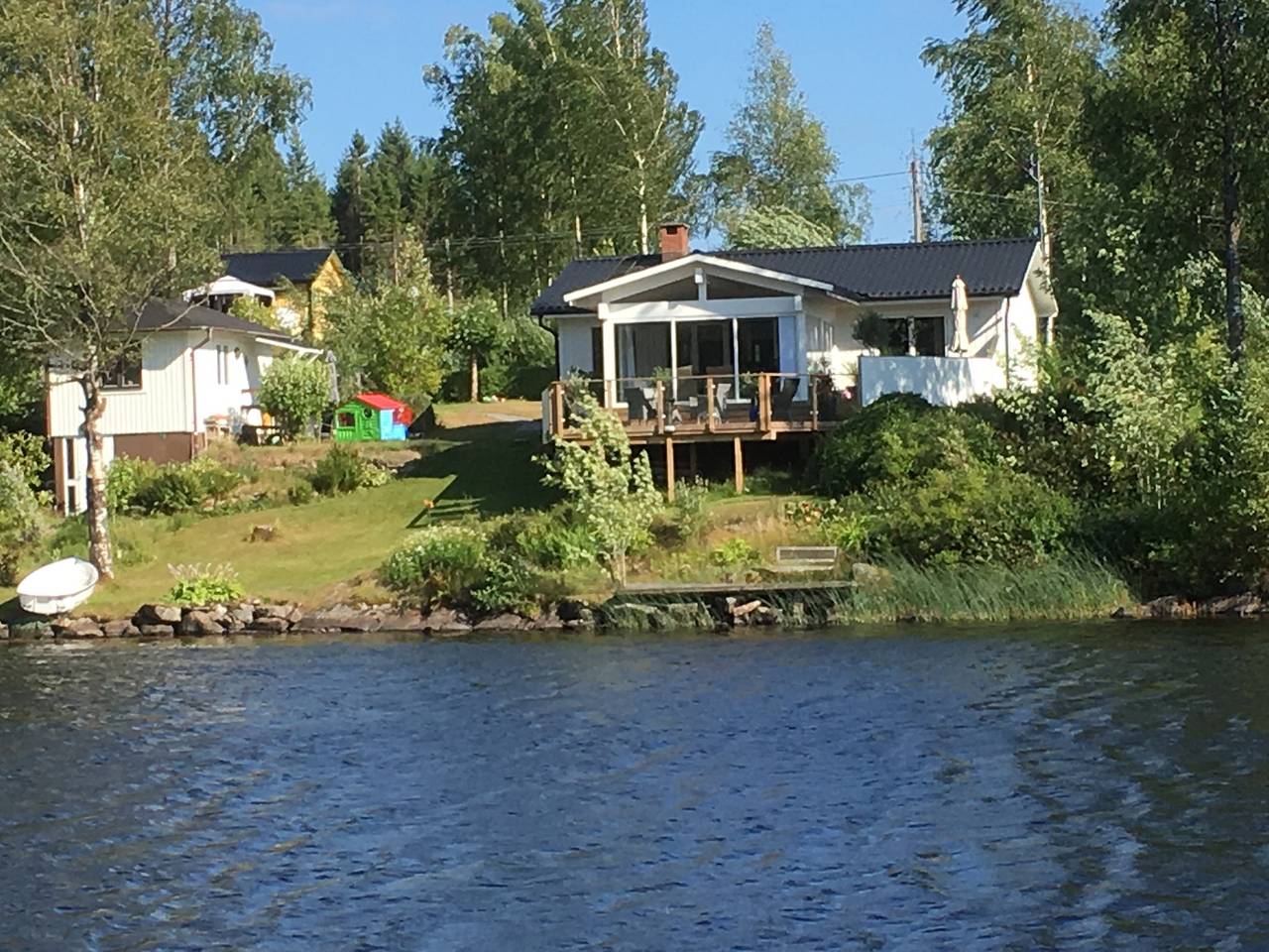 Lovely holiday home next to a lake in Boras, Västergötland