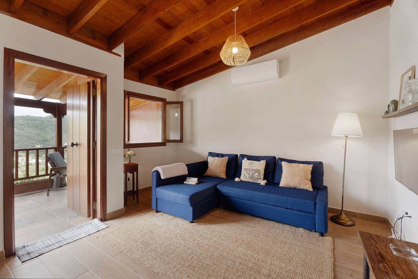 'Laurel' Room with Mountain Views, Wi-Fi and Air Conditioning. in Pajar de Bento, La Gomera