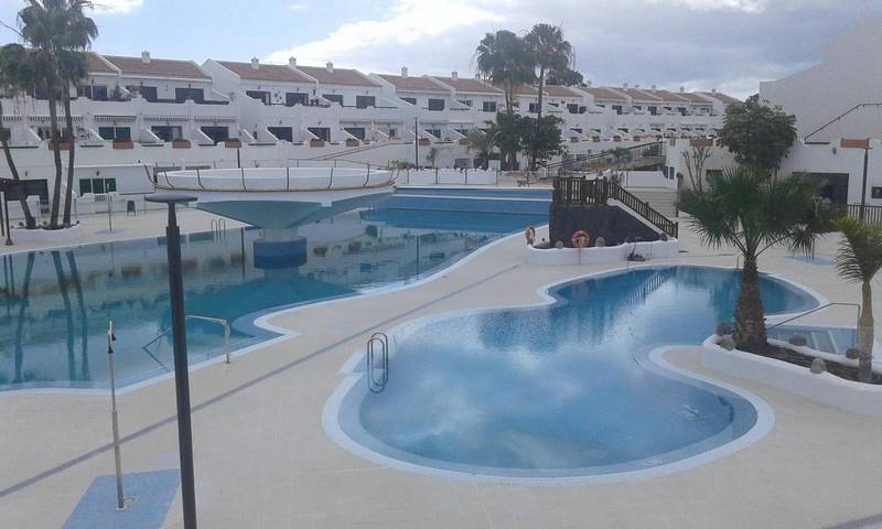Ganze Wohnung, Ferienwohnung '1 Habitación' mit Gemeinschaftspool, Terrasse & WLAN in Costa del Silencio, Arona